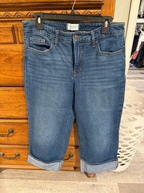 crown & ivy Denim Crop Top Jeans in Medium Blue